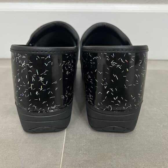 Dansko XP 2.0 Womens 42 Black Patent Leather Slip On Slip Resistant Clogs Shoes - Picture 4 of 6